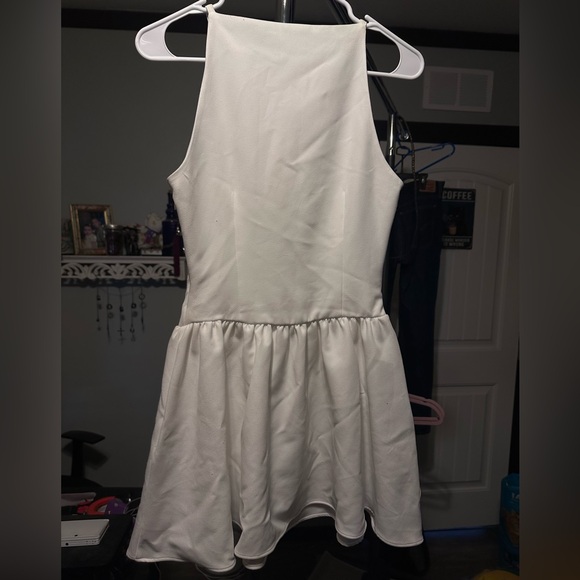 Elegant White Dress - Picture 2 of 2